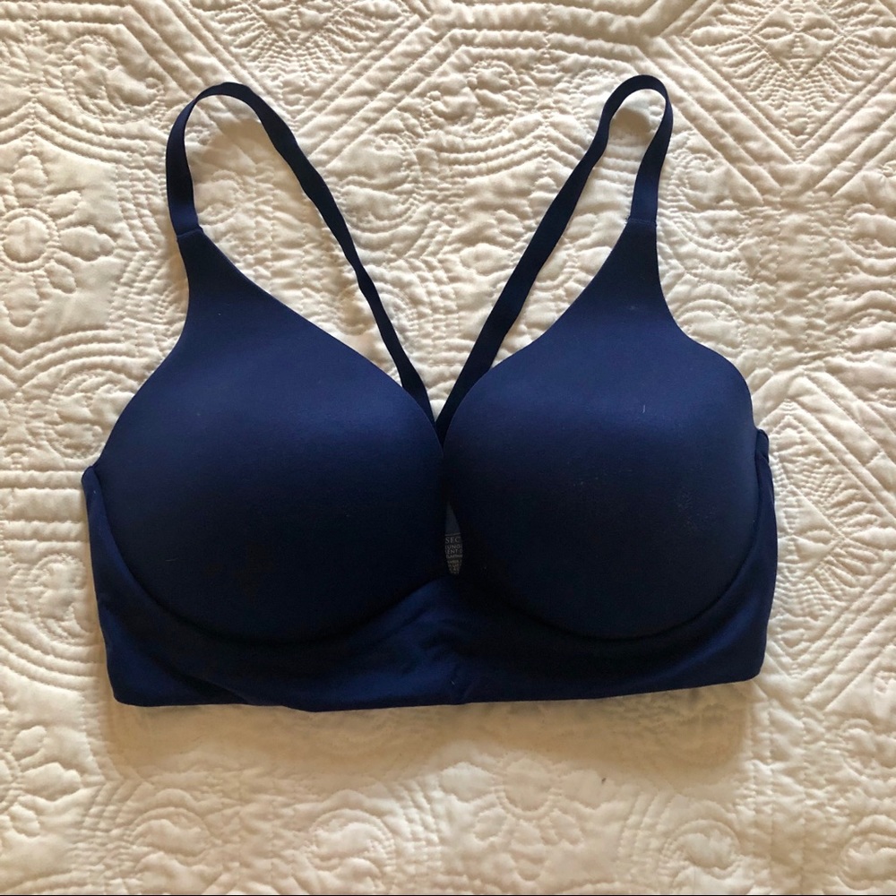 Victoria’s Secret Lightly Lined Plunge Bra 34DD